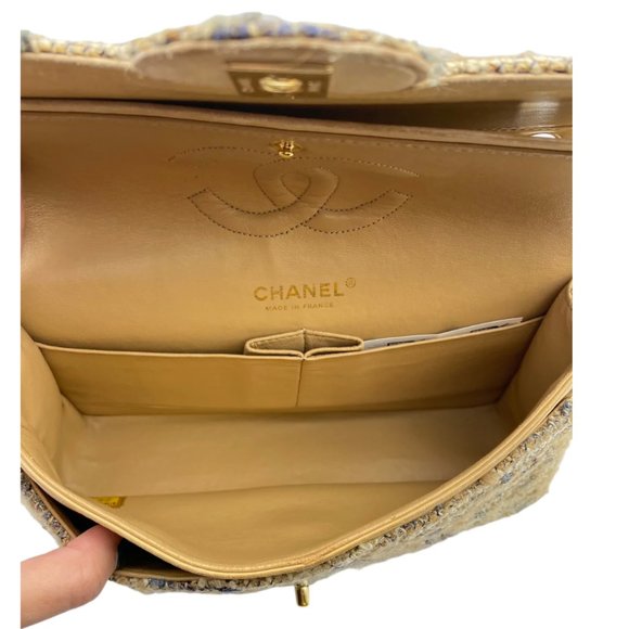 Chanel Medium Double Flap - Classic Tweed - Picture 8 of 11